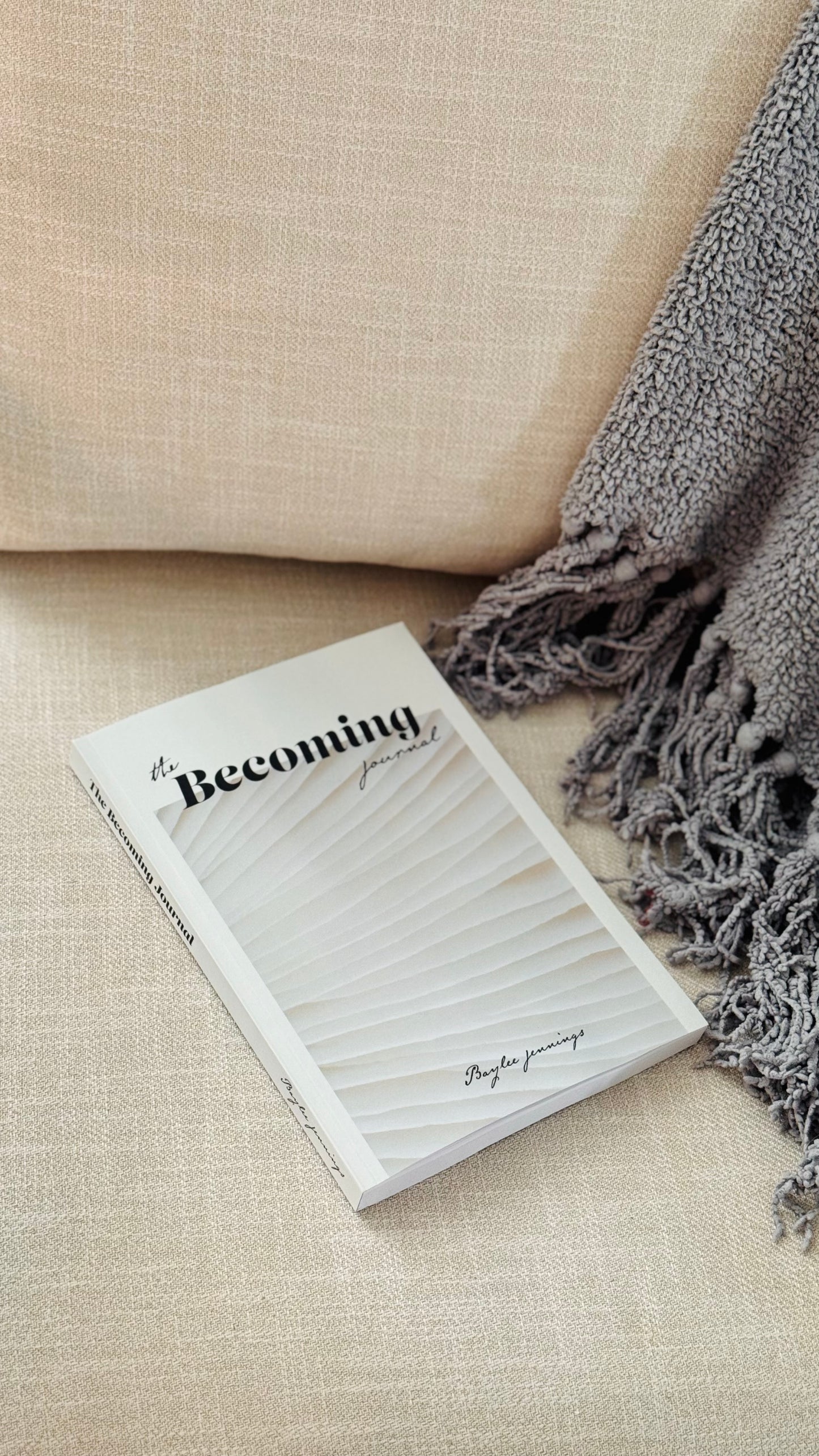 The Becoming Journal: The 11-Week Manifestation Journal and To-Do List for Creating the Life of Your Dreams